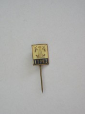QW9 I 99 - Insigna - tematica industrie - inscriptia IIMI