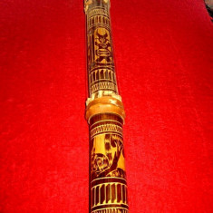 746-Instrument decorativ rustic lemn cu coarde manual executat. Probabil Africa.