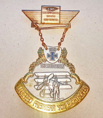 C674-I-Medalia omagiala Baronul Rosu bronz aurit-argintat cu Crucea de Fier 1918 foto