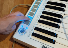 Clapa Midi CME U-Key V2 Mobiltone foto