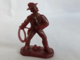 bnk jc Romania - figurina de plastic - cowboy cu lasou