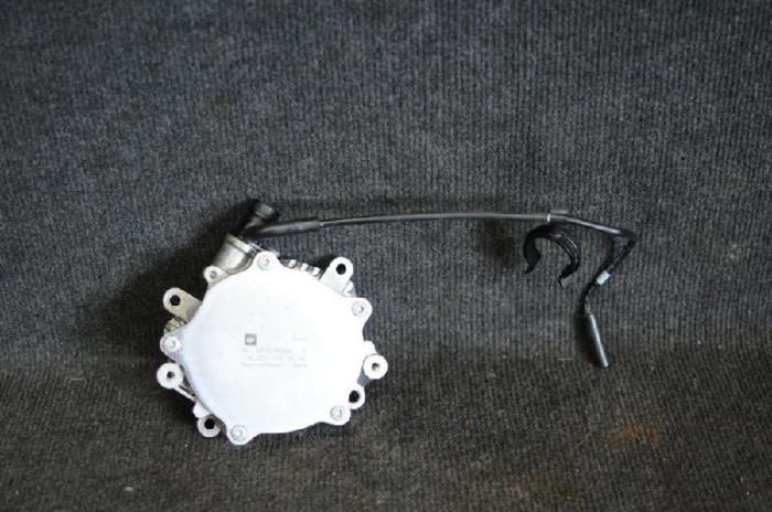 Pompa de vacuum MERCEDES-BENZ B W246, W242 2012 OEM: A2702300365 1897627
