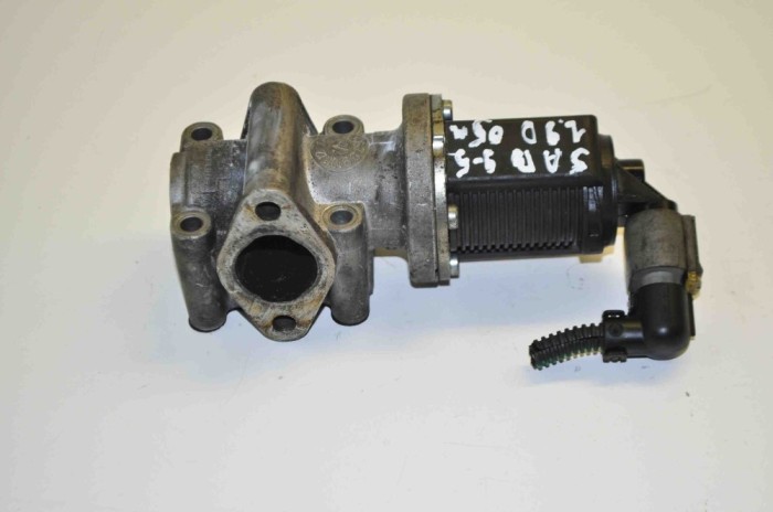 Supapa EGR SAAB 9-5 YS3E 2005 OEM: CLE55215031A