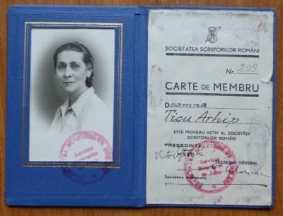 Legit. de membru al Soc. Scriitorilor si foto a scriitoarei Ticu Arhip , interb. foto