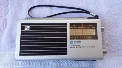 RADIO TOSHIBA IC-70 FUNCTIONEAZA , RADIO TRANZISTORIZAT SI FOARTE RAR ANUL 1969 foto