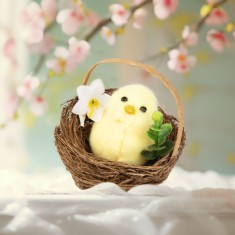 Decoratiune de Paste - puisor in cuib - 7,5 x 7,5 cm