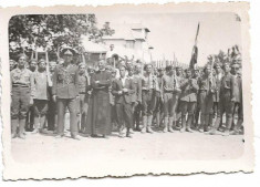 D521 Premilitari pusca preot steag 1936 foto