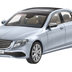 Macheta Oe Mercedes-Benz E-Class 1:43 Sedan Argintiu B66960375