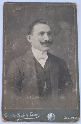 Fotografie de epoca, tip CDV, barbat elegant, Kn&amp;ouml;pfler Gyula &amp;eacute;s T&amp;aacute;rsa foto