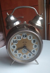 ceas mecanic de masa desteptator Aradora Romania vechi de colectie foto
