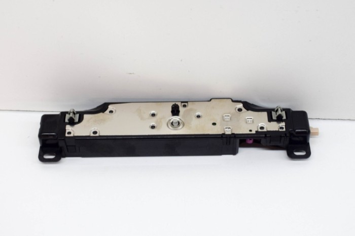 Amplificator de antena TESLA MODEL 3 2021 OEM: 1585601-00-E 14977348