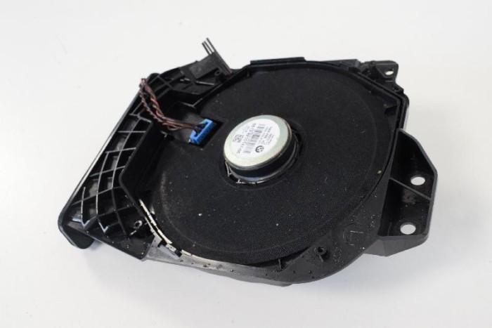 Subwoofer podea st&acirc;nga BMW 4 Coupe F32, F82 2013 OEM: 9210147 10042305