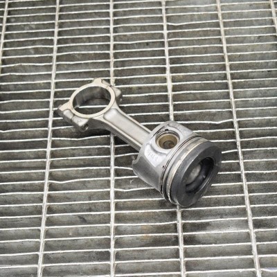 Piston RENAULT CLIO IV BH_ 2016 OEM: 120A18001R,7701475074 10426894 foto