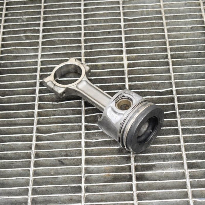 Piston RENAULT CLIO IV BH_ 2016 OEM: 120A18001R,7701475074 10426894