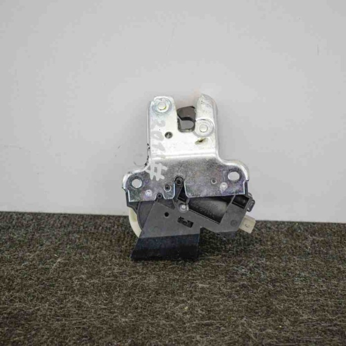 &Icirc;ncuietoare haion VW PASSAT B6 3C2 2010 OEM: 4F5827505D 2732867