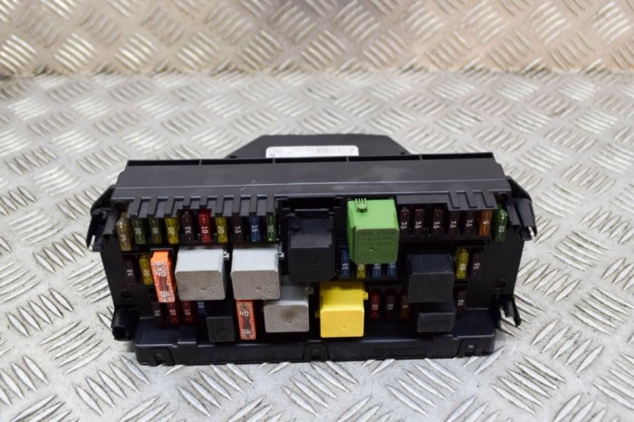 Modul panou de siguranțe MERCEDES-BENZ E W212 2013 OEM: A2129006924,A2319021501,A2129015304,A2129024408,F005V01430 15043639