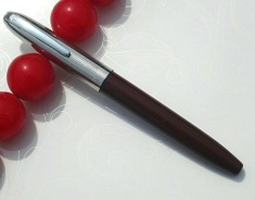 Stilou nou Hero 565_visiniu_modelul vechi, cu pompita