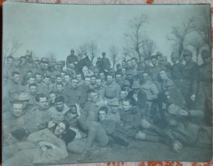 Fotografie, grup de militari in timpul primului razboi mondial