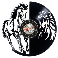 Ceas de perete decorativ realizat din disc de vinil, Model Cai Salbatici si Coama in Alergare, Design Contrast Yin si Yang, Negru, 30 cm