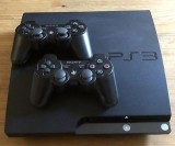 PS3 slim modat 500Gb+2 manete 80 jocuri instalate