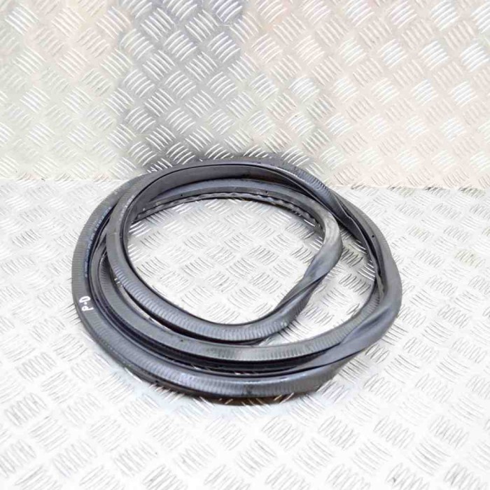 Garnitura ușă dreapta față VW TIGUAN 5N_ 2014 OEM: 5N0867911