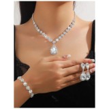 Cumpara ieftin Set Bijuterii, Elegant, 3 piese &ndash; Colier, Cercei și Brățară cu Cristale Albe, Argintiu - 625150