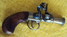 Pistol din bronz , panoplie foto