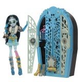 MONSTER HIGH PAPUSA FRANKIESTEIN CU DULAP REVELATOR SI ACCESORII