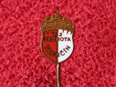Insigna (model vechi) fotbal - TJ JEDNOTA TRENCIN (Slovacia)
