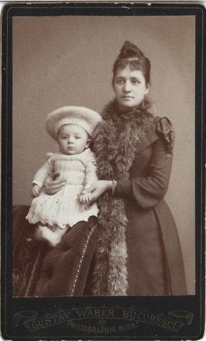 M1315N Zoe Boerescu, soția lui Constantin Rădulescu jr, cu fiul său, Paul, studio Gustav Waber, București