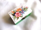 Cutie din lemn decorata cu flori 38724