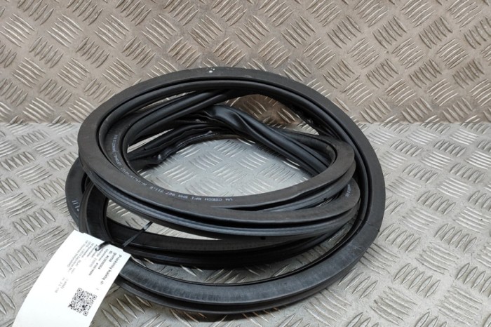 Garnitura ușă st&acirc;nga față SEAT TARRACO KN2 2019 OEM: 5NA867911B | 23096564