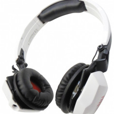 Casti Gaming On Ear cu fir detasabil Mad Catz F.R.E.Q. (M) alb+negru