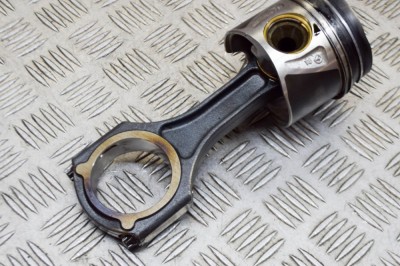 Piston MERCEDES-BENZ E W212 2014 OEM: A6510300020,A6510302017 13566037 foto