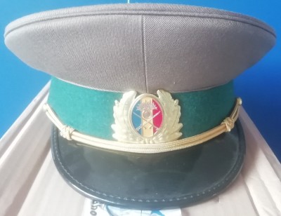 M1 12 - Cascheta militara - verde inchis vanatori de munte - piesa de colectie foto