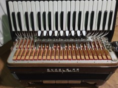 Acordeon Excelsior 120 basi &ndash; 9 registre / 3 st&acirc;nga &ndash; Made in Italy