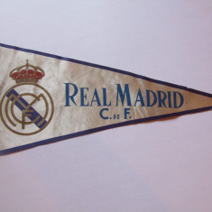 Fanion (vechi-anii`80) fotbal de colectie-REAL MADRID (autografe originale)