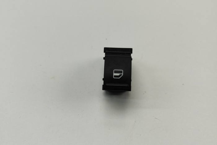 Buton geam ușă st&acirc;nga față VW PASSAT Variant B7 365 2012 OEM: 7L69598558 30661023