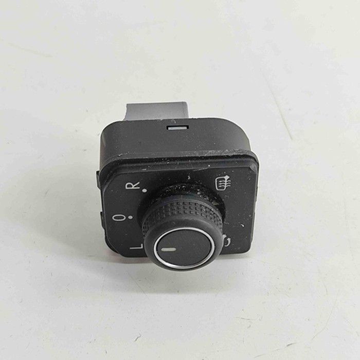 Comutator de reglare oglinda VW PASSAT Variant B8 3G5 2021 OEM: 3G0959565C | 29501678
