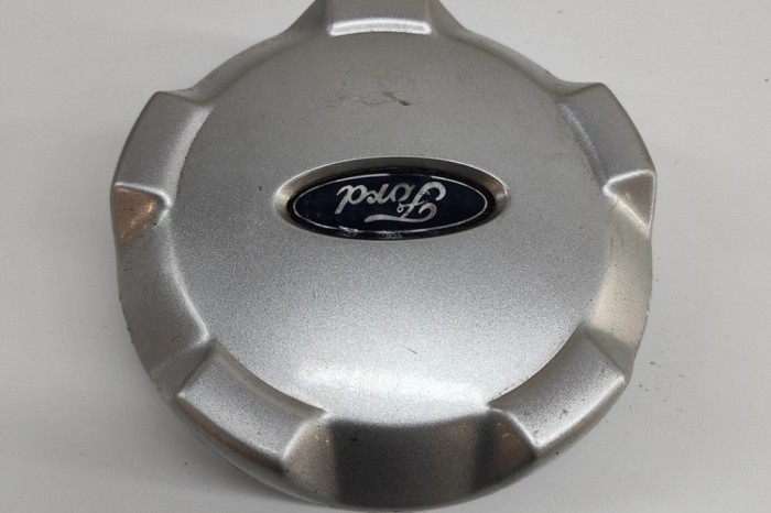 Capac de roata FORD MAVERICK 2002 OEM: YL84-1A096-EB | 28364178