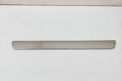 Ornament prag dreapta față MERCEDES-BENZ GLB X247 2024 OEM: A2466800135 | 31864557 foto