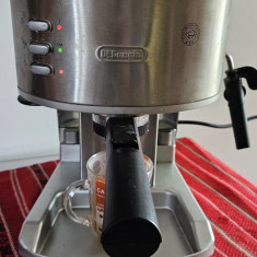 ESPRESSOR DELONGHI MODEL EC330S FUNCTIONEAZA .