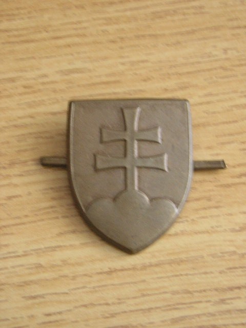 QW9 N 82 - insigna - militar - Republica Slovacia