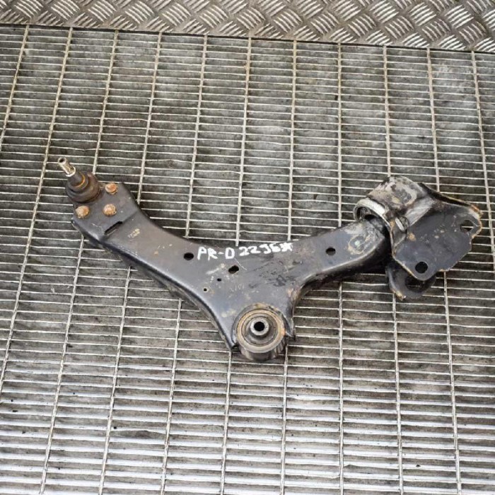 Braț inferior dreapta față VOLVO V70 III BW 2008 OEM: 211110 3684365