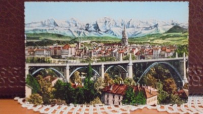 ELVETIA - BERNA - VEDERE PANORAMICA A ORASULUI CU MUNTII ALPI IN FUNDAL. foto