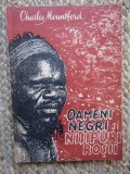 Charles Mountford - Oameni negri si nisipuri rosii