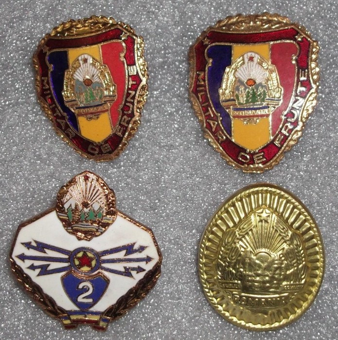 Lot 4 insigne militare Romania RSR: militar de frunte + transmisiuni cl. 2 + cuc **