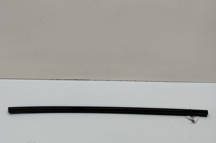 Chedar geam ușă st&acirc;nga spate AUDI E-TRON GT 2023 OEM: 4J3839475C 31453531