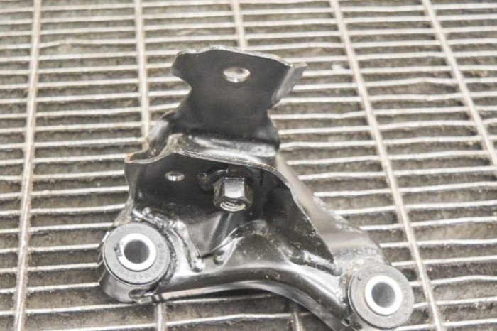 Suport motor st&acirc;nga TESLA MODEL 3 2020 OEM: 1110233-00-C,1111521-00-B 12476495