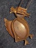 Brosa vintage aurita cu piatra.DEPOSE,confectionata pentru HERMES,brosa veche aurie cu marcaj DEPOSE de colectie,bijuterie vintage